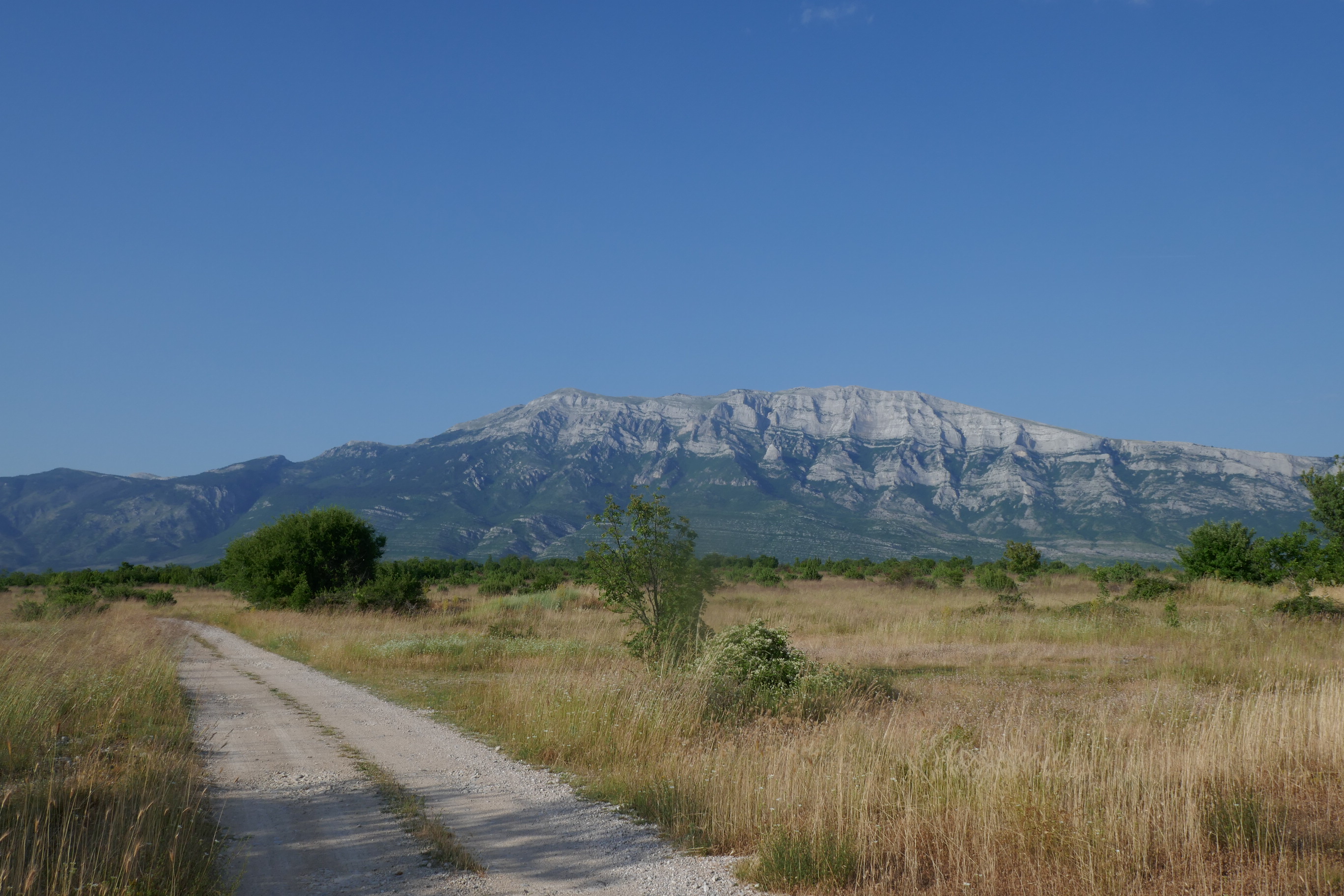 Dinara vrh 1831m